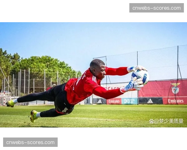 尼斯新援中场接受采访，坦言适应法甲的高强度对抗与快速转换是最大挑战