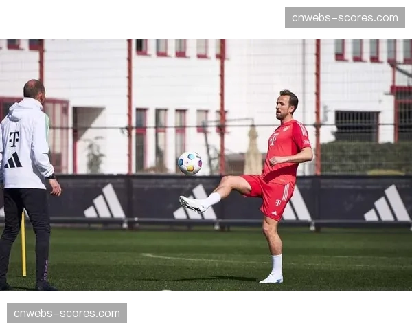 即时：凯恩打入个人赛季第30球，追平莱万保持的纪录